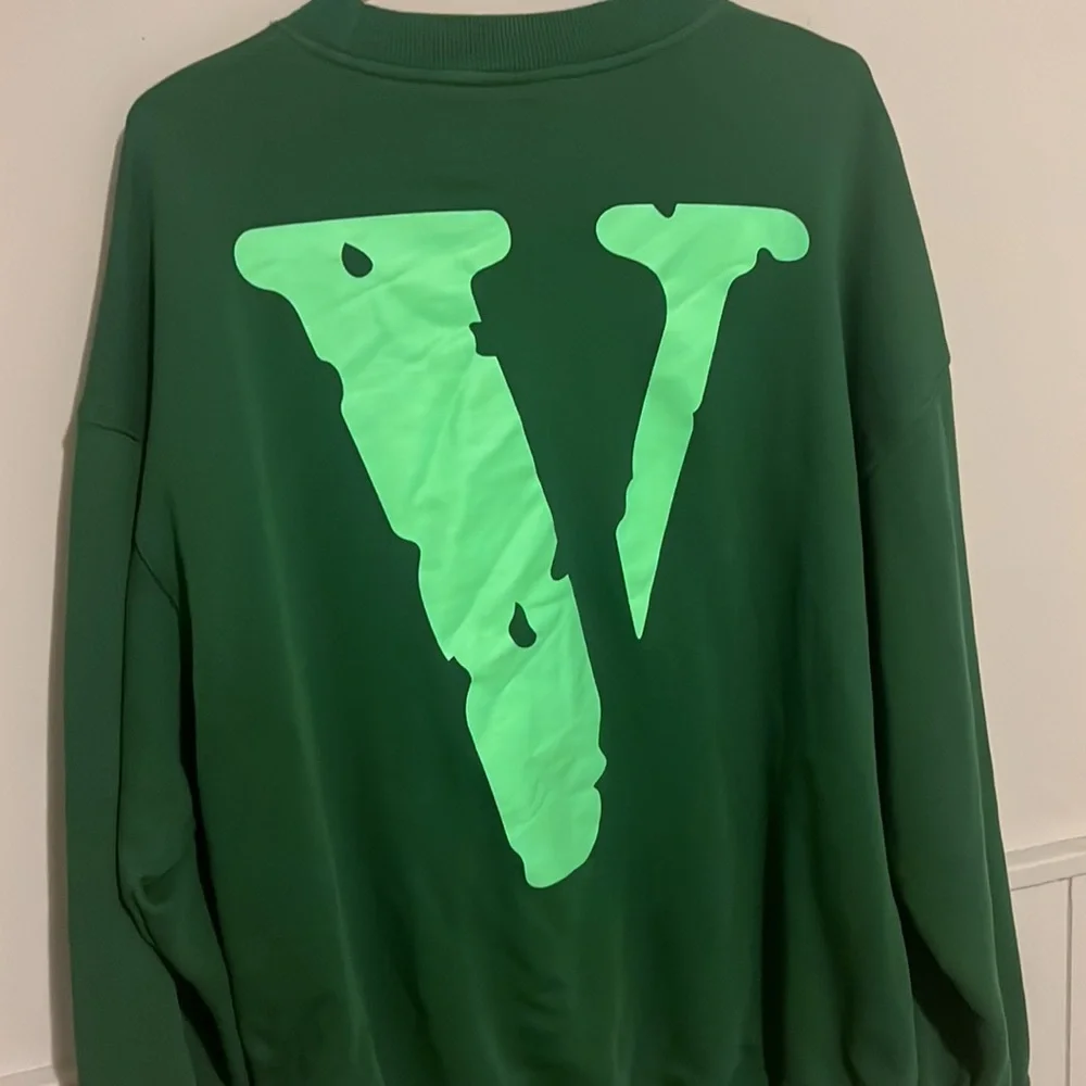 Vlone - Picture 4 of 4